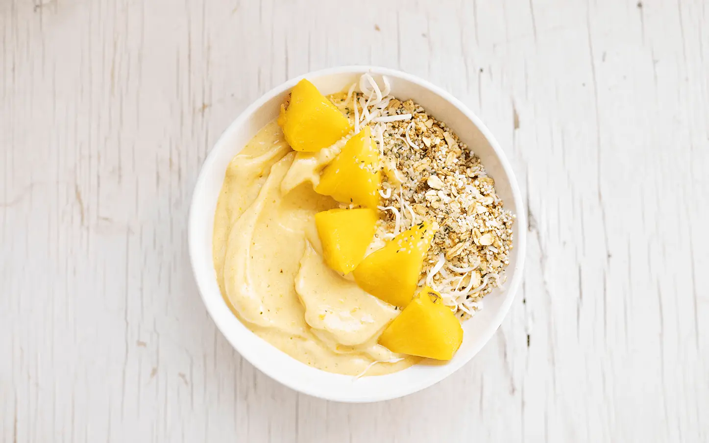 Beneficios smoothie bowl de piña costa rica congelada